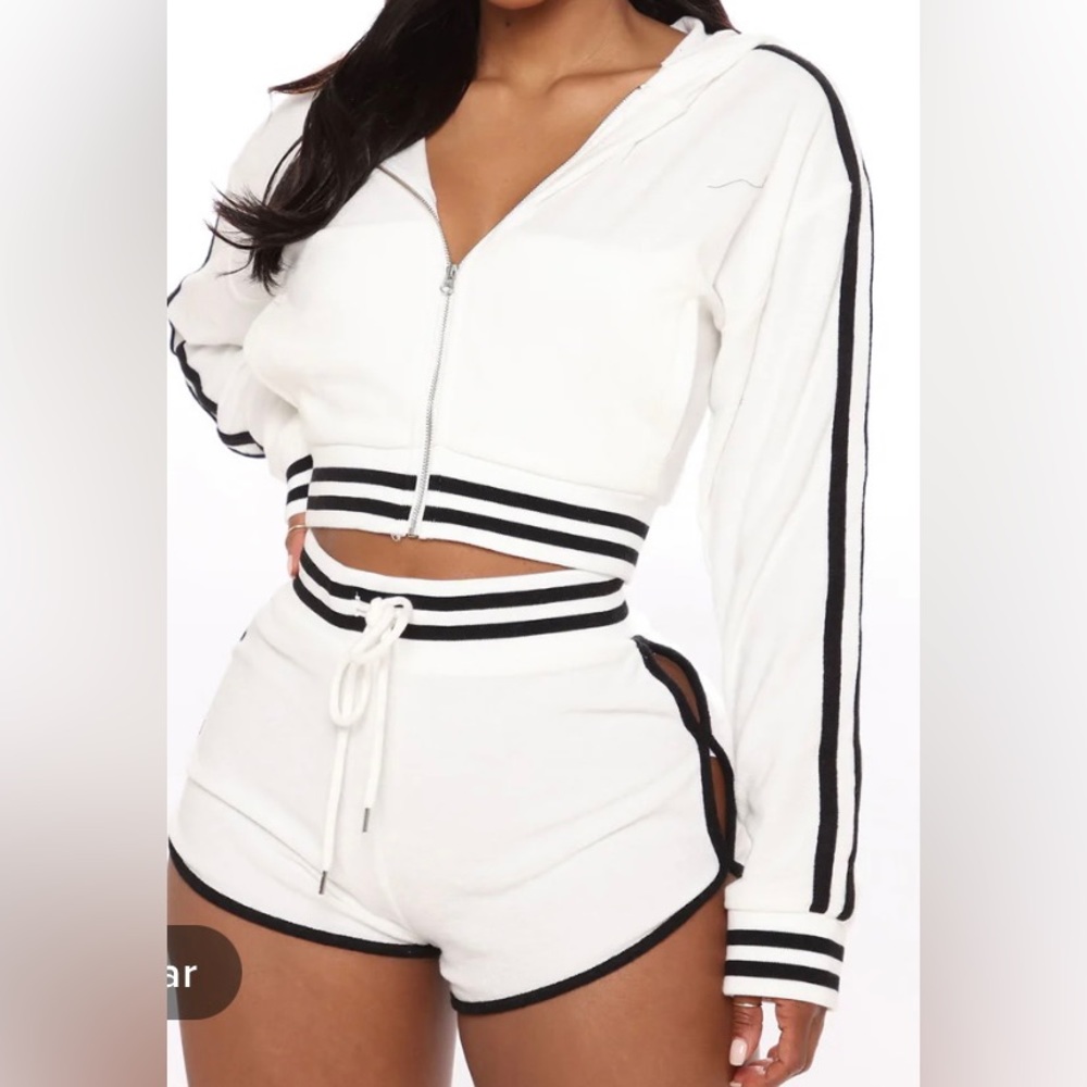 NWT!! Fashion Nova cream and black 2 piece terry lounge set size Medium